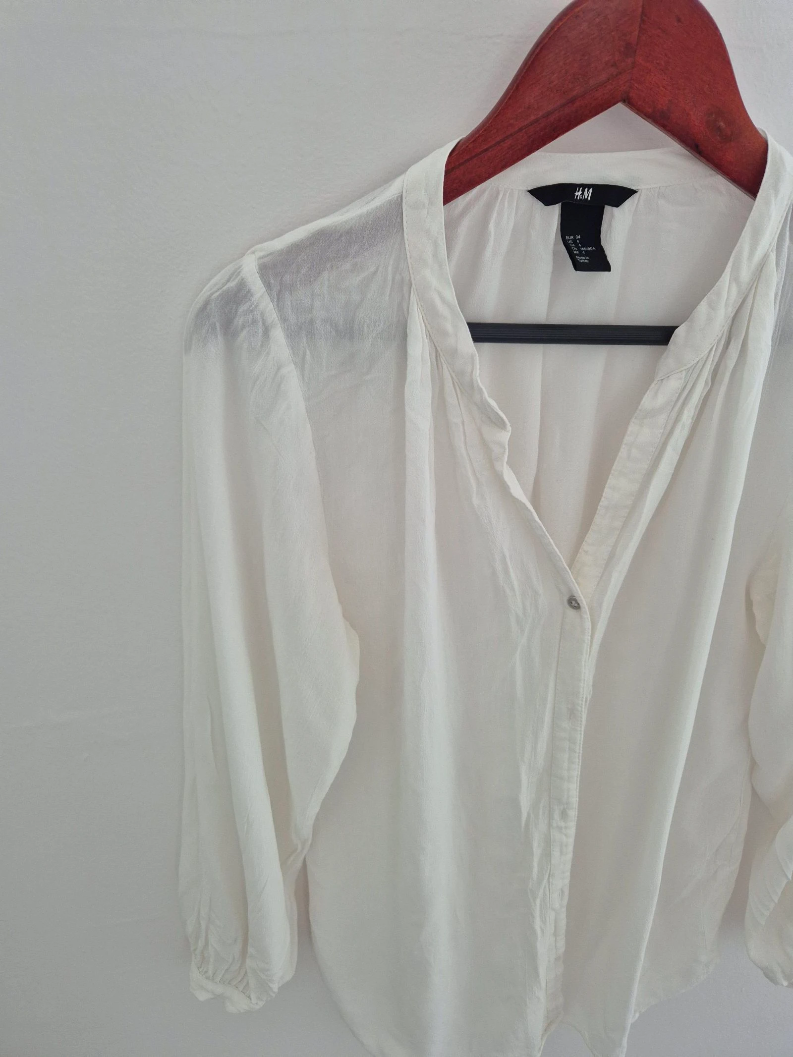 ​H&M Luchtige Off-White Blouse met Ruches & V-Hals – Maat XS (34) – photo 3